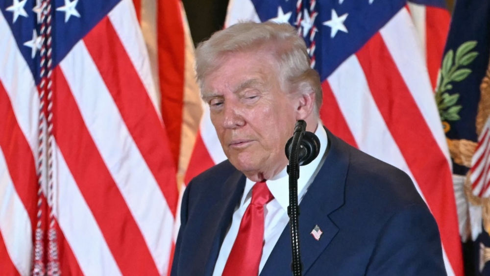 Trump heads to South Korea with all eyes on Xi meeting